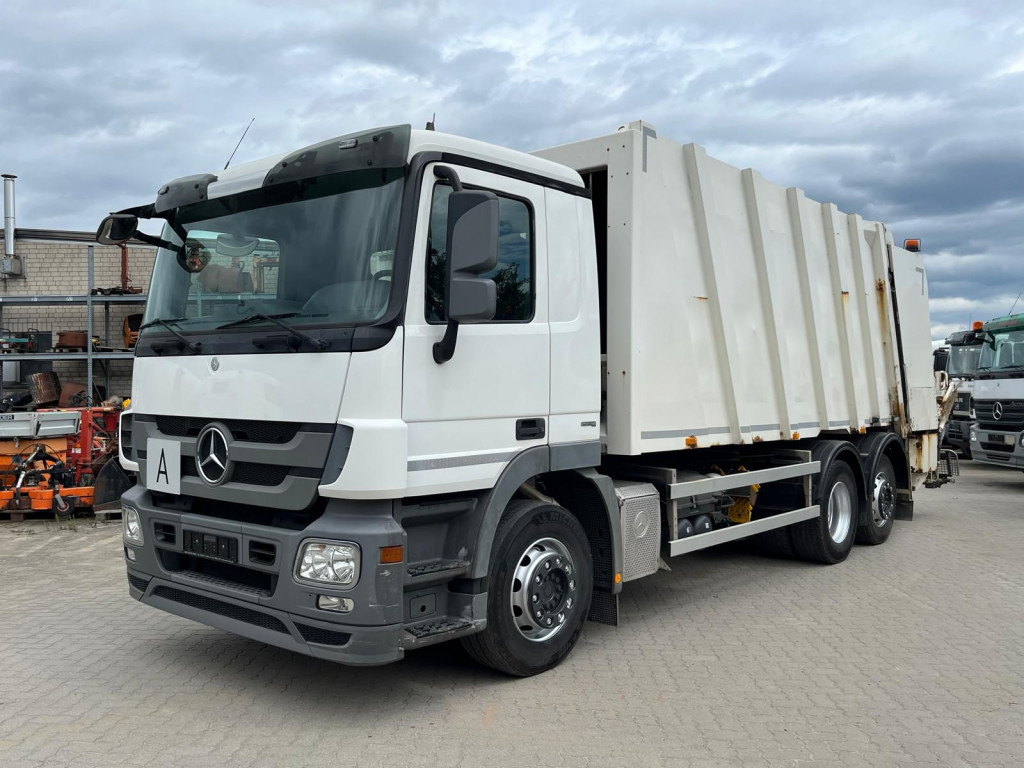 MERCEDES-BENZ Actros 2532 L 6x2 Müllwagen Faun Powerpress 25m³ - Caminhão de lixo: foto 1 MERCEDES-BENZ Actros 2532 L 6x2 Müllwagen Faun Powerpress 25m³ - Caminhão de lixo: foto 1