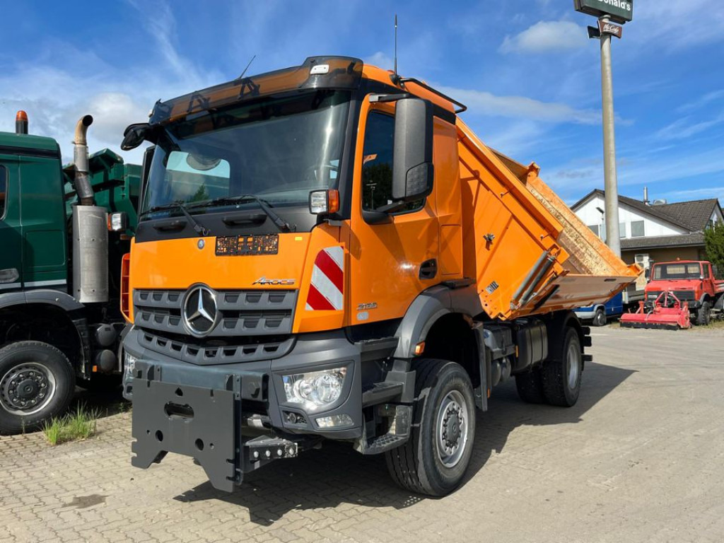 MERCEDES-BENZ Arocs 2135 AK 4x4 2-Achs Allradkipper Kommunalhydr. - Camião basculante: foto 1 MERCEDES-BENZ Arocs 2135 AK 4x4 2-Achs Allradkipper Kommunalhydr. - Camião basculante: foto 1