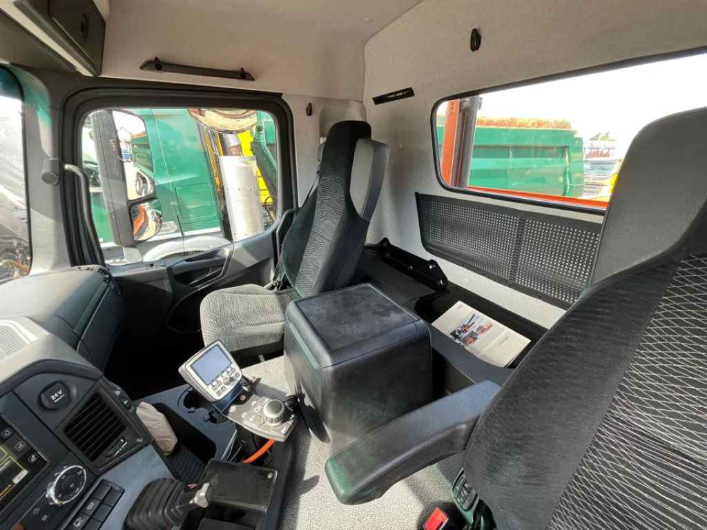 MERCEDES-BENZ Arocs 2135 AK 4x4 2-Achs Allradkipper Kommunalhydr. - Camião basculante: foto 4 MERCEDES-BENZ Arocs 2135 AK 4x4 2-Achs Allradkipper Kommunalhydr. - Camião basculante: foto 4