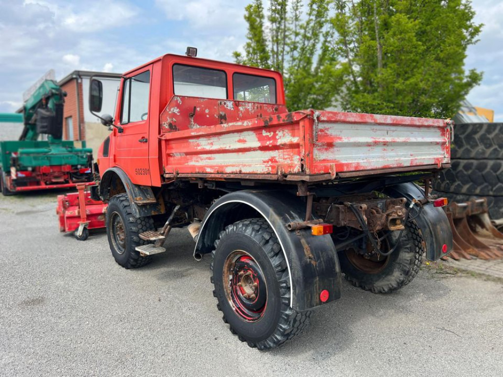 MERCEDES-BENZ Unimog U 424 2-Achs Allradkipper Front+Heckhydraulik Besen - Camião basculante: foto 4 MERCEDES-BENZ Unimog U 424 2-Achs Allradkipper Front+Heckhydraulik Besen - Camião basculante: foto 4