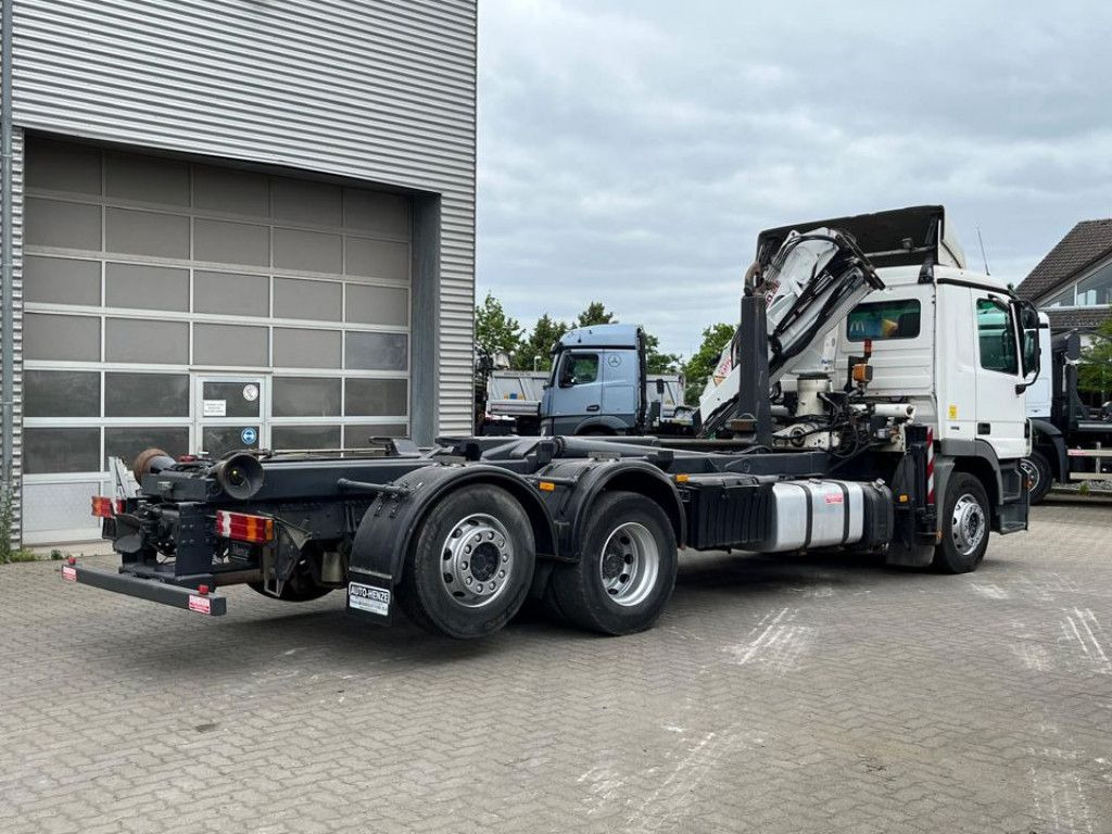 Mercedes-Benz Actros 2541 L6x2 Abrollkipper mit Kran Funk+Grei - Camião polibenne, Camião grua: foto 4 Mercedes-Benz Actros 2541 L6x2 Abrollkipper mit Kran Funk+Grei - Camião polibenne, Camião grua: foto 4