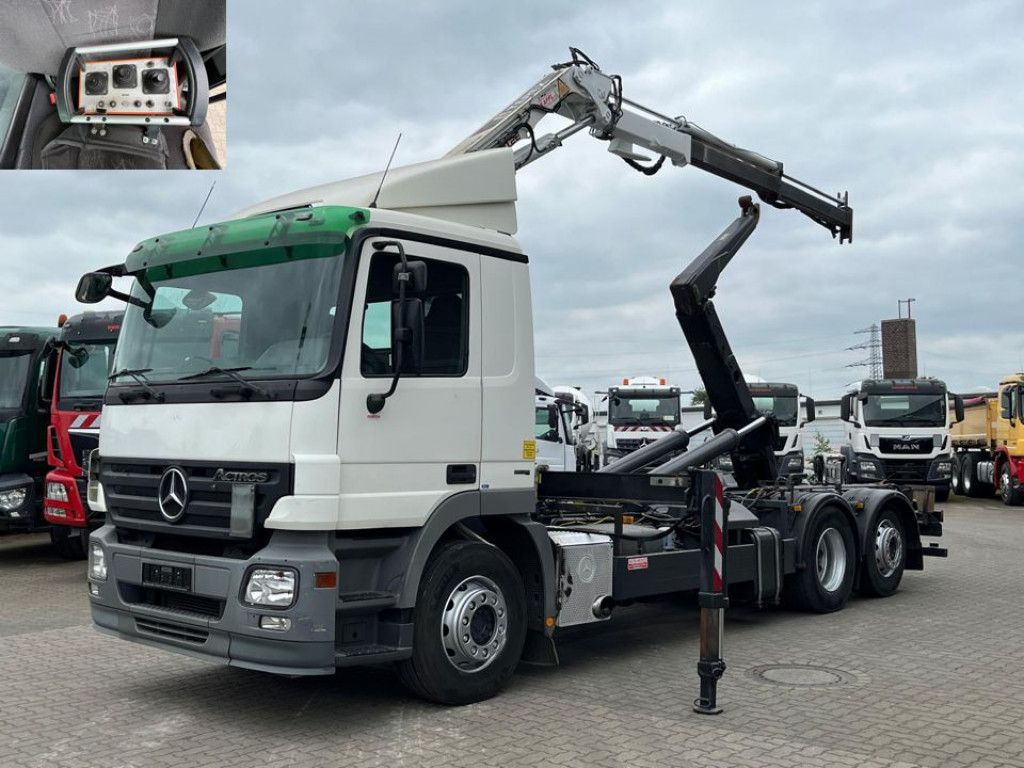 Mercedes-Benz Actros 2541 L6x2 Abrollkipper mit Kran Funk+Grei - Camião grua: foto 1 Mercedes-Benz Actros 2541 L6x2 Abrollkipper mit Kran Funk+Grei - Camião grua: foto 1