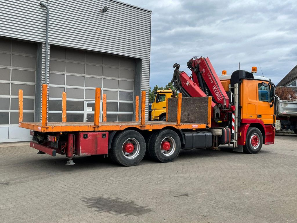 Mercedes-Benz Actros 2646 L 6x4 Pritsche Kran Fassi 450 45m/t Mercedes-Benz Actros 2646 L 6x4 Pritsche Kran Fassi 450 45m/t - Camião grua, Camião de caixa aberta/ Plataforma: foto 5 Mercedes-Benz Actros 2646 L 6x4 Pritsche Kran Fassi 450 45m/t Mercedes-Benz Actros 2646 L 6x4 Pritsche Kran Fassi 450 45m/t - Camião grua, Camião de caixa aberta/ Plataforma: foto 5