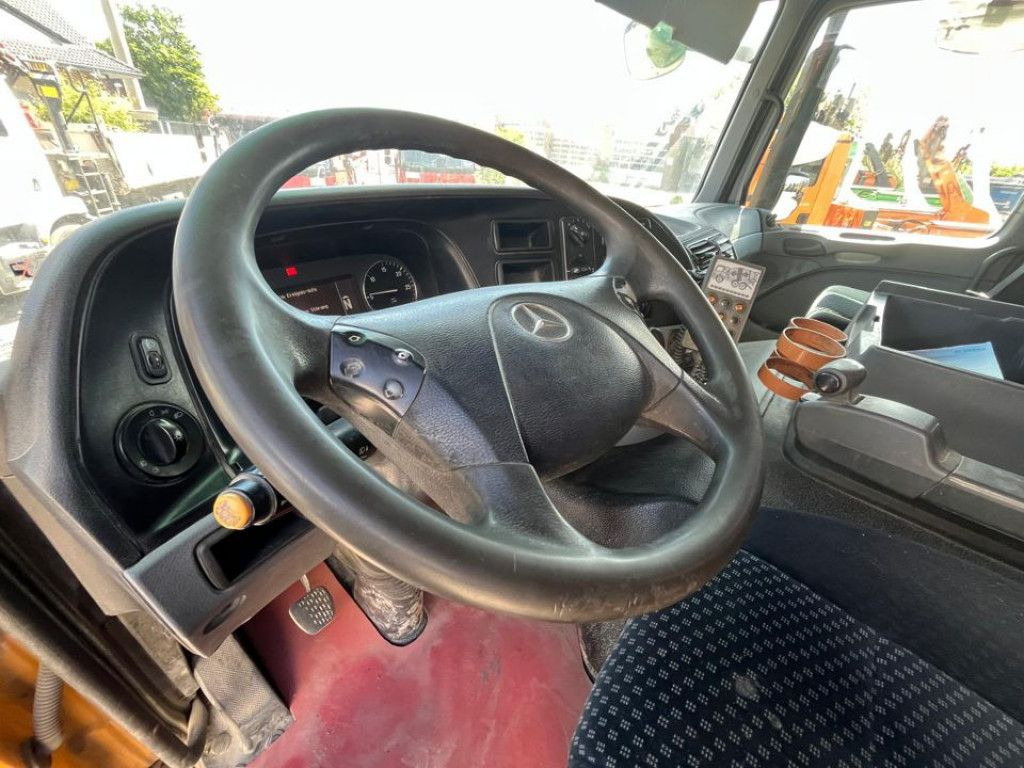 Mercedes-Benz Actros 3241 B 8x4 Betonmischer Liebherr, Deutsc - Camião polibenne: foto 5 Mercedes-Benz Actros 3241 B 8x4 Betonmischer Liebherr, Deutsc - Camião polibenne: foto 5