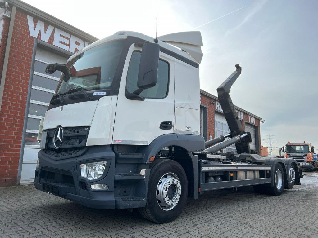 Mercedes-Benz Actros neu 2543 L 6x2 Abrollkipper Meiller Funk - Camião polibenne: foto 1 Mercedes-Benz Actros neu 2543 L 6x2 Abrollkipper Meiller Funk - Camião polibenne: foto 1