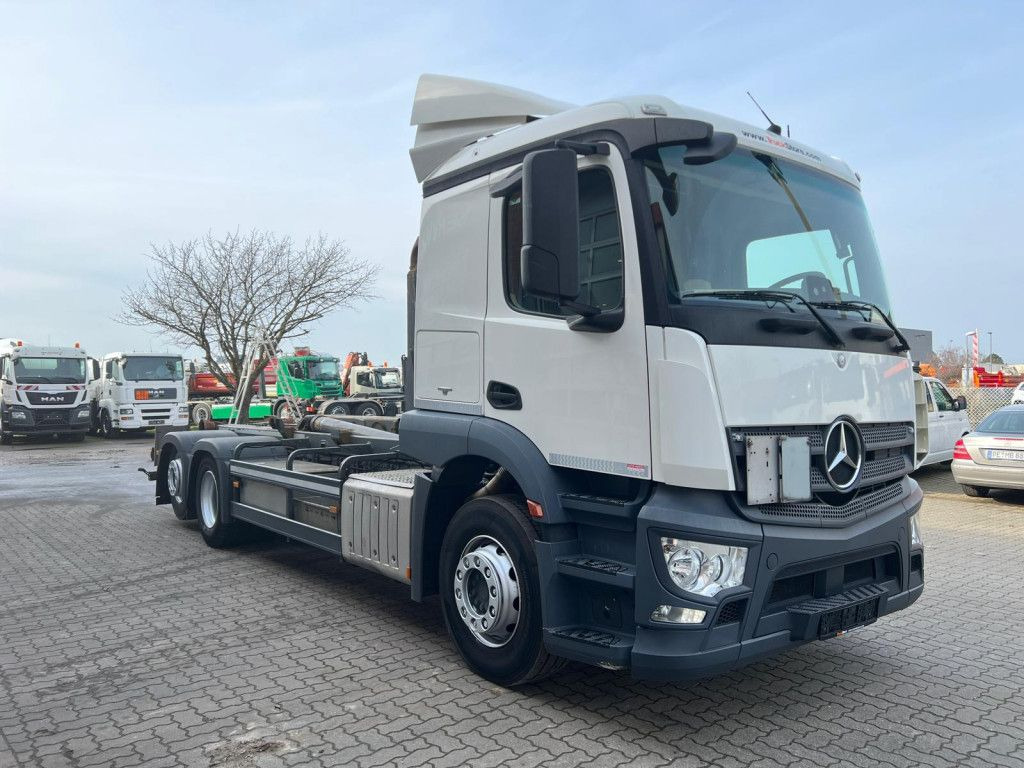 Mercedes-Benz Actros neu 2543 L 6x2 Abrollkipper Meiller Funk - Camião polibenne: foto 2 Mercedes-Benz Actros neu 2543 L 6x2 Abrollkipper Meiller Funk - Camião polibenne: foto 2