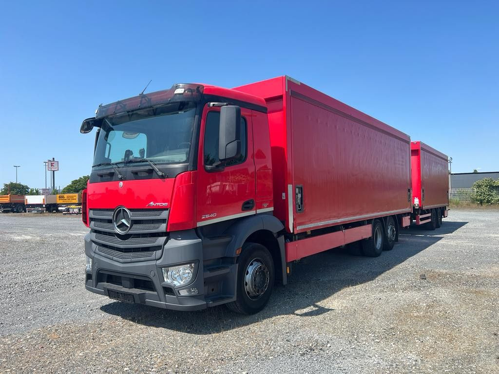 Mercedes-Benz Antos 2540 L 6x2 Pritsche LBW Getränke 8,2m, 2to - Camião de lona: foto 1 Mercedes-Benz Antos 2540 L 6x2 Pritsche LBW Getränke 8,2m, 2to - Camião de lona: foto 1