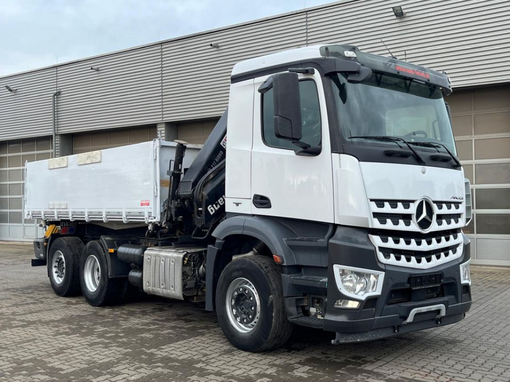Mercedes-Benz Arocs 3-Achs Kipper Kran 2543 L Hiab 211 5xhydr.+Funk - Camião basculante, Camião grua: foto 3 Mercedes-Benz Arocs 3-Achs Kipper Kran 2543 L Hiab 211 5xhydr.+Funk - Camião basculante, Camião grua: foto 3