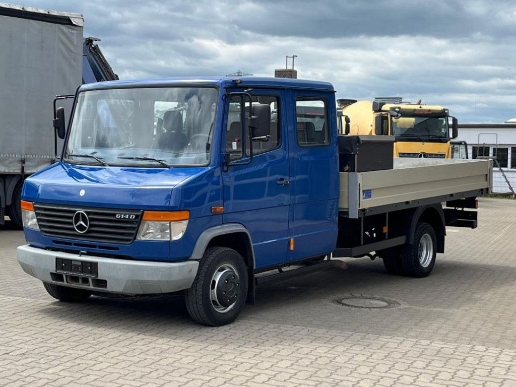 Mercedes-Benz Vario 614 D Pritsche Doppelkabine LKW Motor 4.3 - Carrinha de caixa aberta, Carrinha cabine dupla: foto 1 Mercedes-Benz Vario 614 D Pritsche Doppelkabine LKW Motor 4.3 - Carrinha de caixa aberta, Carrinha cabine dupla: foto 1