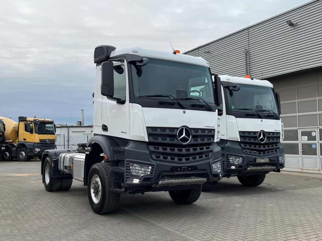 MERCEDES-BENZ Arocs 2043 AS 4x4 SZM nur 133TKM ! Kipphydraulik - Tractor: foto 3 MERCEDES-BENZ Arocs 2043 AS 4x4 SZM nur 133TKM ! Kipphydraulik - Tractor: foto 3
