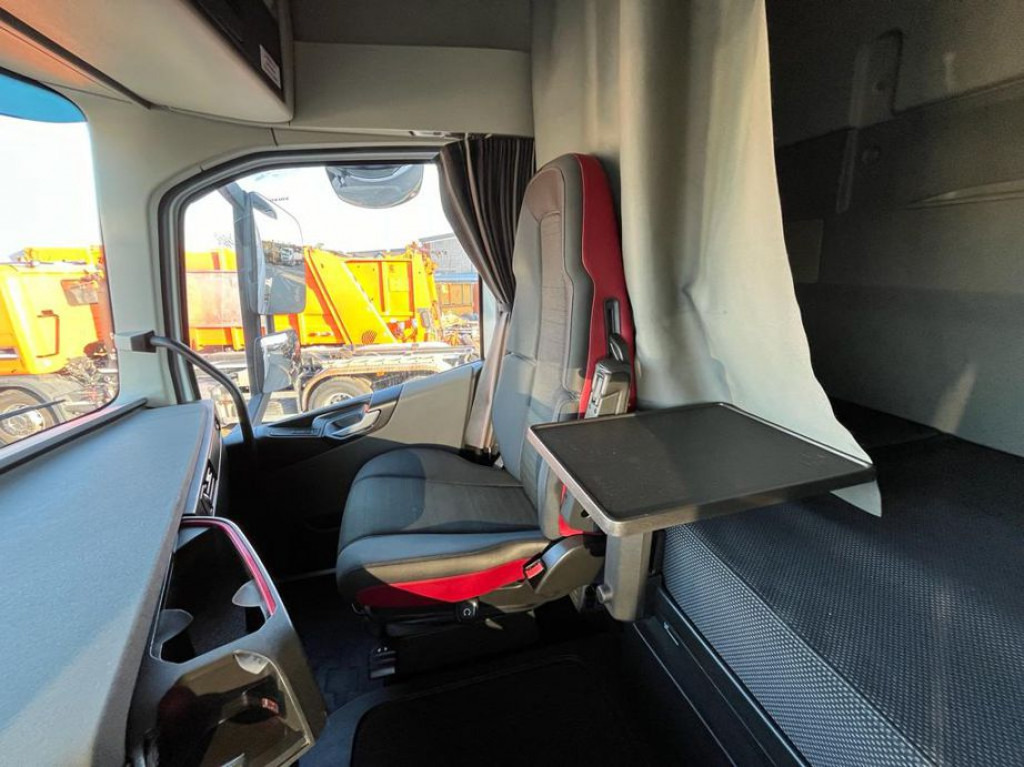 VOLVO (S) Truck FH 500 6x2 Abrollkipper Funkfernbedienung - Camião polibenne: foto 2 VOLVO (S) Truck FH 500 6x2 Abrollkipper Funkfernbedienung - Camião polibenne: foto 2