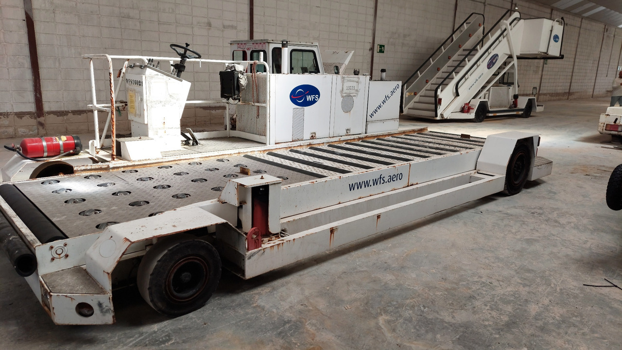 CLT-8 Speedloader FMC - Elevador/ Carregador de contentores e paletes: foto 4 CLT-8 Speedloader FMC - Elevador/ Carregador de contentores e paletes: foto 4