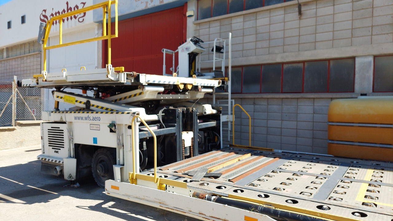 Lower deck loader FMC/JBT C15W - Elevador/ Carregador de contentores e paletes: foto 4 Lower deck loader FMC/JBT C15W - Elevador/ Carregador de contentores e paletes: foto 4