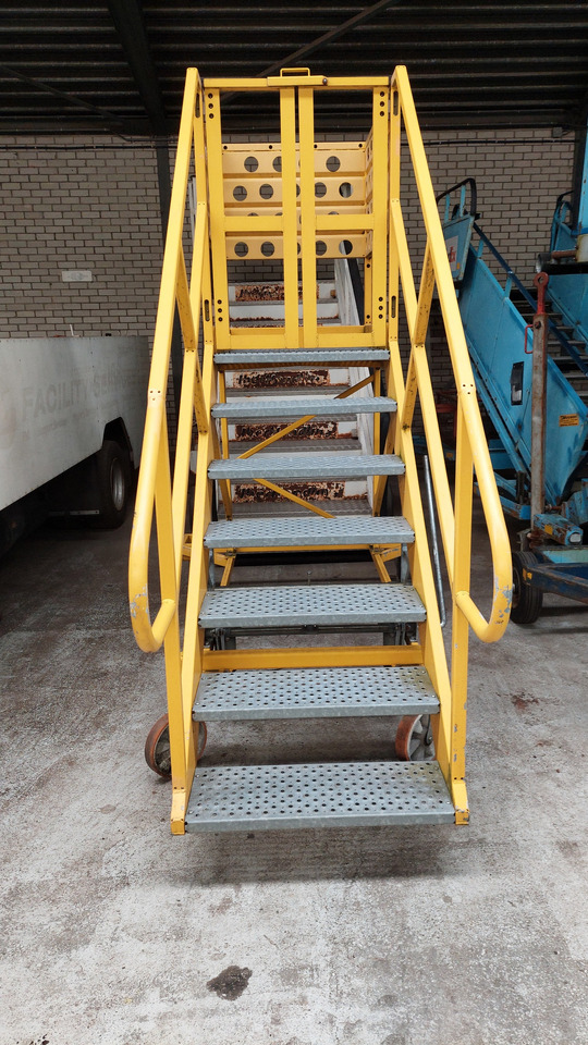 Maintenance Stairs SPS OT-7 - Escada de passageiros: foto 3 Maintenance Stairs SPS OT-7 - Escada de passageiros: foto 3