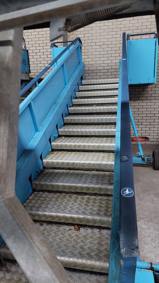 Passenger Stairs SACO 2-2.80 - Escada de passageiros: foto 2 Passenger Stairs SACO 2-2.80 - Escada de passageiros: foto 2
