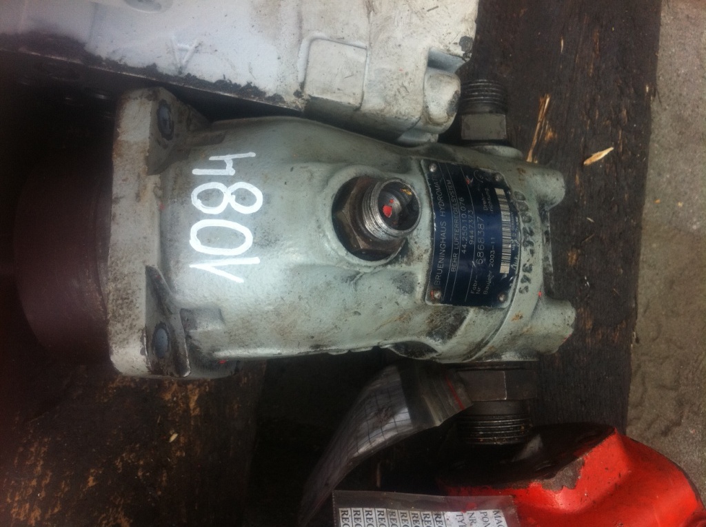 BRUENINGHAUS HYDROMATIK 44.250.10.076 9447373 - Motor hidráulico por Máquina de construção: foto 1 BRUENINGHAUS HYDROMATIK 44.250.10.076 9447373 - Motor hidráulico por Máquina de construção: foto 1