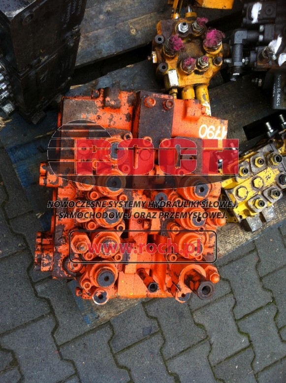 DAEWOO D28 53-0298 - 9 SEKCYJNY - Válvula hidráulica por Máquina de construção: foto 1 DAEWOO D28 53-0298 - 9 SEKCYJNY - Válvula hidráulica por Máquina de construção: foto 1