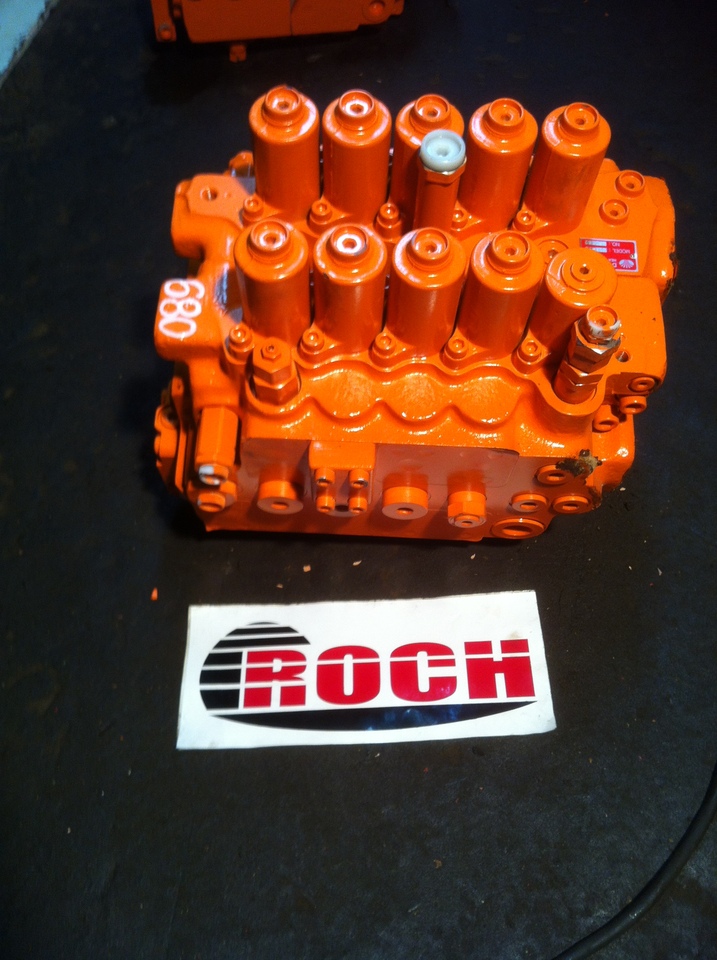 DAEWOO X28-75 426- E0068A - 10 SEKCYJNY - Válvula hidráulica por Escavadora de rastos: foto 1 DAEWOO X28-75 426- E0068A - 10 SEKCYJNY - Válvula hidráulica por Escavadora de rastos: foto 1