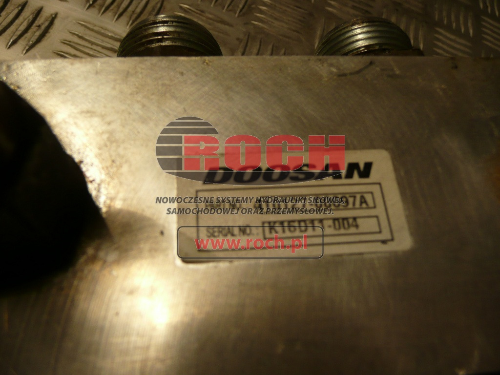 DOOSAN 410127-00097A 150603 + SUN 1BKG + HYDROAKUMULATOR L-0,32L - Válvula hidráulica: foto 2 DOOSAN 410127-00097A 150603 + SUN 1BKG + HYDROAKUMULATOR L-0,32L - Válvula hidráulica: foto 2