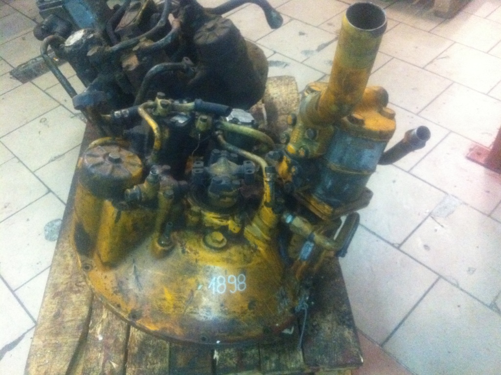 FIAT 815 BIS + A13153 + A42X 341069 + 790129418A00411 - Bomba hidráulica por Máquina de construção: foto 1 FIAT 815 BIS + A13153 + A42X 341069 + 790129418A00411 - Bomba hidráulica por Máquina de construção: foto 1