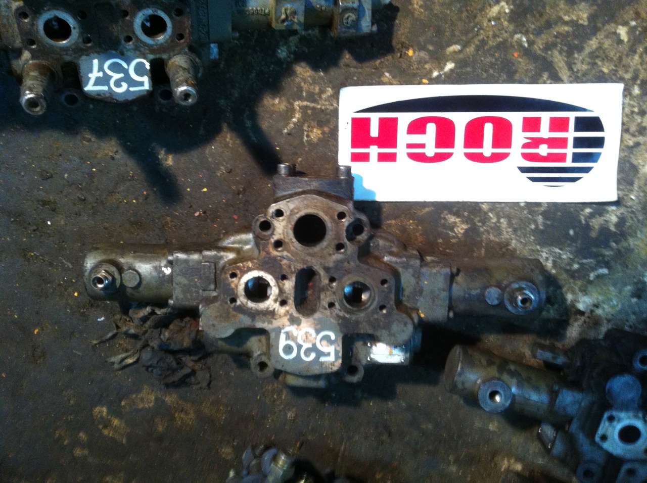 HYDRECO HAMWORTHY V4013D32XS 039006664 8401310001 - 1 SEKCYJNY - Válvula hidráulica por Máquina de construção: foto 1 HYDRECO HAMWORTHY V4013D32XS 039006664 8401310001 - 1 SEKCYJNY - Válvula hidráulica por Máquina de construção: foto 1