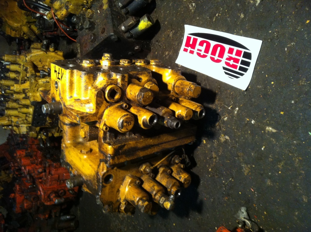 KOMATSU 0410N - 9 SEKCYJNY - Válvula hidráulica por Máquina de construção: foto 1 KOMATSU 0410N - 9 SEKCYJNY - Válvula hidráulica por Máquina de construção: foto 1