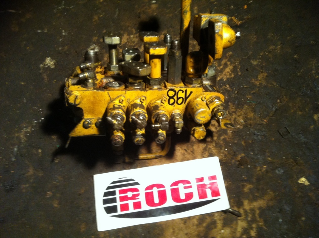 KOMATSU BBF10021 - 4 SEKCYJNY - Válvula hidráulica por Máquina de construção: foto 1 KOMATSU BBF10021 - 4 SEKCYJNY - Válvula hidráulica por Máquina de construção: foto 1