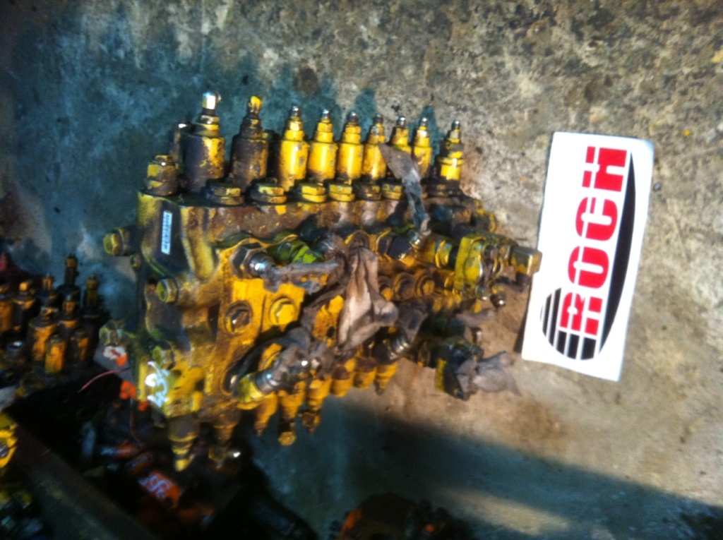 KOMATSU CCG30458 723-36-11110 - 8 SEKCYJNY - Válvula hidráulica por Escavadeira de rodas: foto 1 KOMATSU CCG30458 723-36-11110 - 8 SEKCYJNY - Válvula hidráulica por Escavadeira de rodas: foto 1