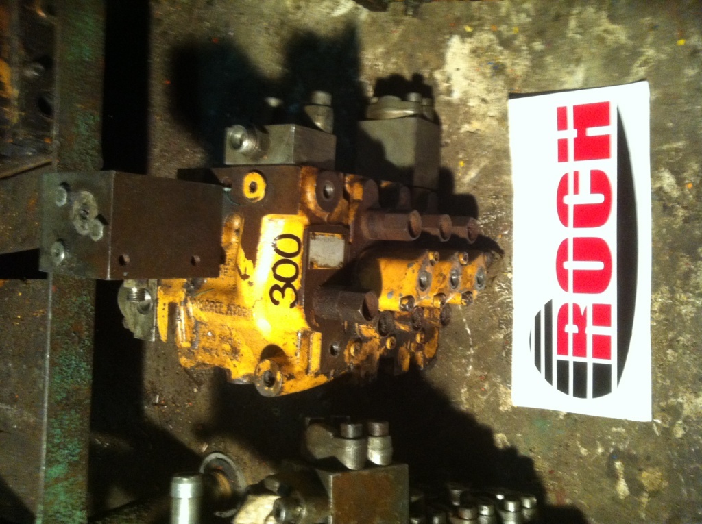 MARREL HYDRO FDG3P20G 807147 W38436-19 - 3 SEKCYJNY - Válvula hidráulica por Máquina de construção: foto 1 MARREL HYDRO FDG3P20G 807147 W38436-19 - 3 SEKCYJNY - Válvula hidráulica por Máquina de construção: foto 1