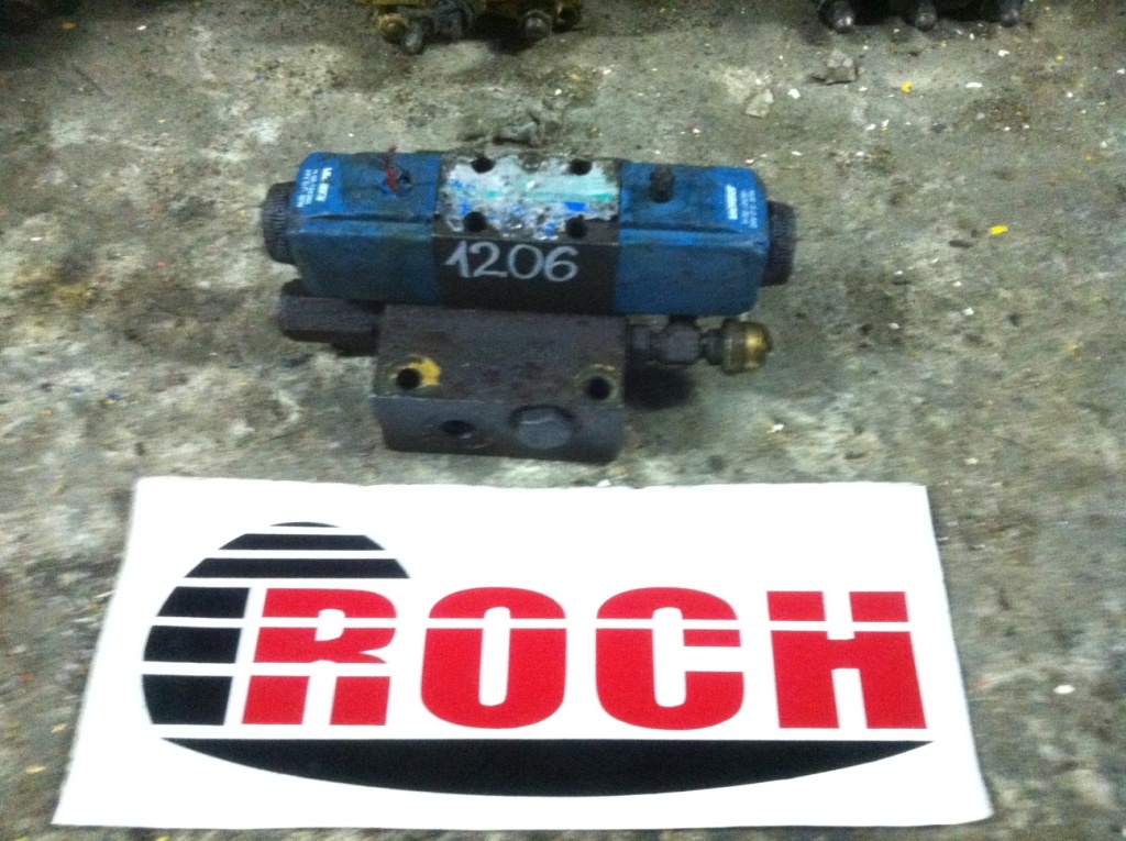 VICKERS 1 SEKCYJNA + KOŚĆ + CEWKI + KOŚĆ + H02-124381 24VDC 30W - Válvula hidráulica por Máquina de construção: foto 1 VICKERS 1 SEKCYJNA + KOŚĆ + CEWKI + KOŚĆ + H02-124381 24VDC 30W - Válvula hidráulica por Máquina de construção: foto 1