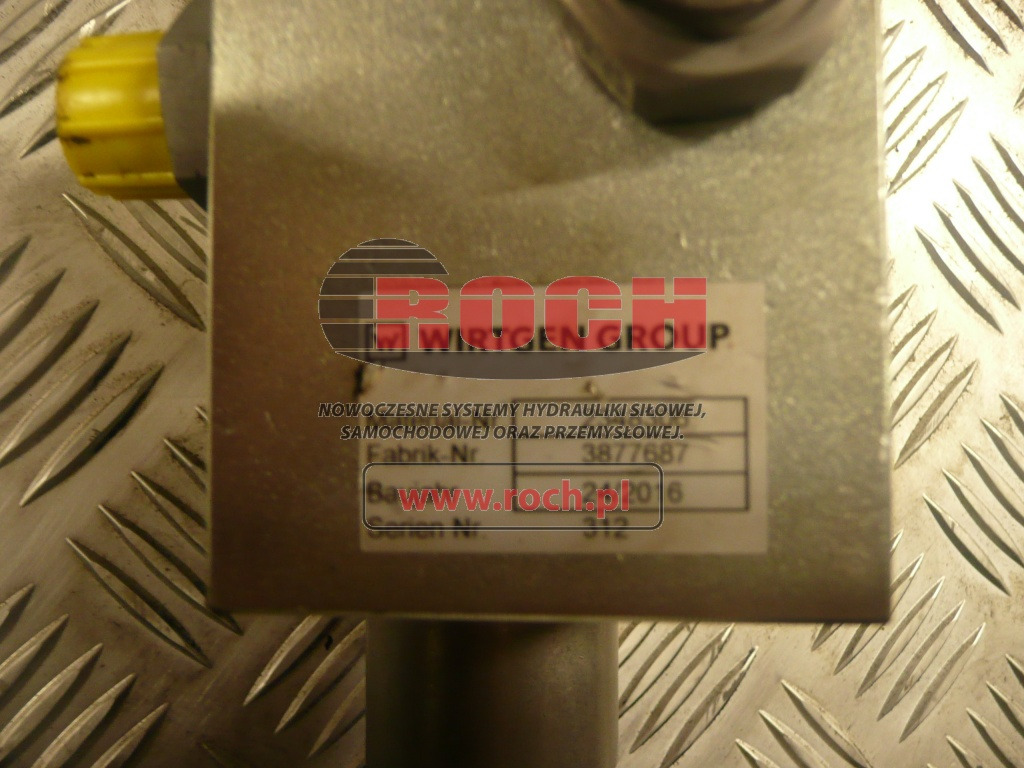 WIRTGEN 2349306 3877687- 1 SEKCYJNY + 03877655A 160323023P + 3091665 12VDC 5,4 OHM X 2 - Válvula hidráulica: foto 1 WIRTGEN 2349306 3877687- 1 SEKCYJNY + 03877655A 160323023P + 3091665 12VDC 5,4 OHM X 2 - Válvula hidráulica: foto 1