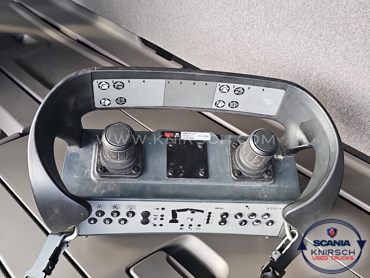 SCANIA G 320 B4x2NA 3-Seitenkipper Dautel mit Kran Hiab - Carrinha basculante: foto 4 SCANIA G 320 B4x2NA 3-Seitenkipper Dautel mit Kran Hiab - Carrinha basculante: foto 4