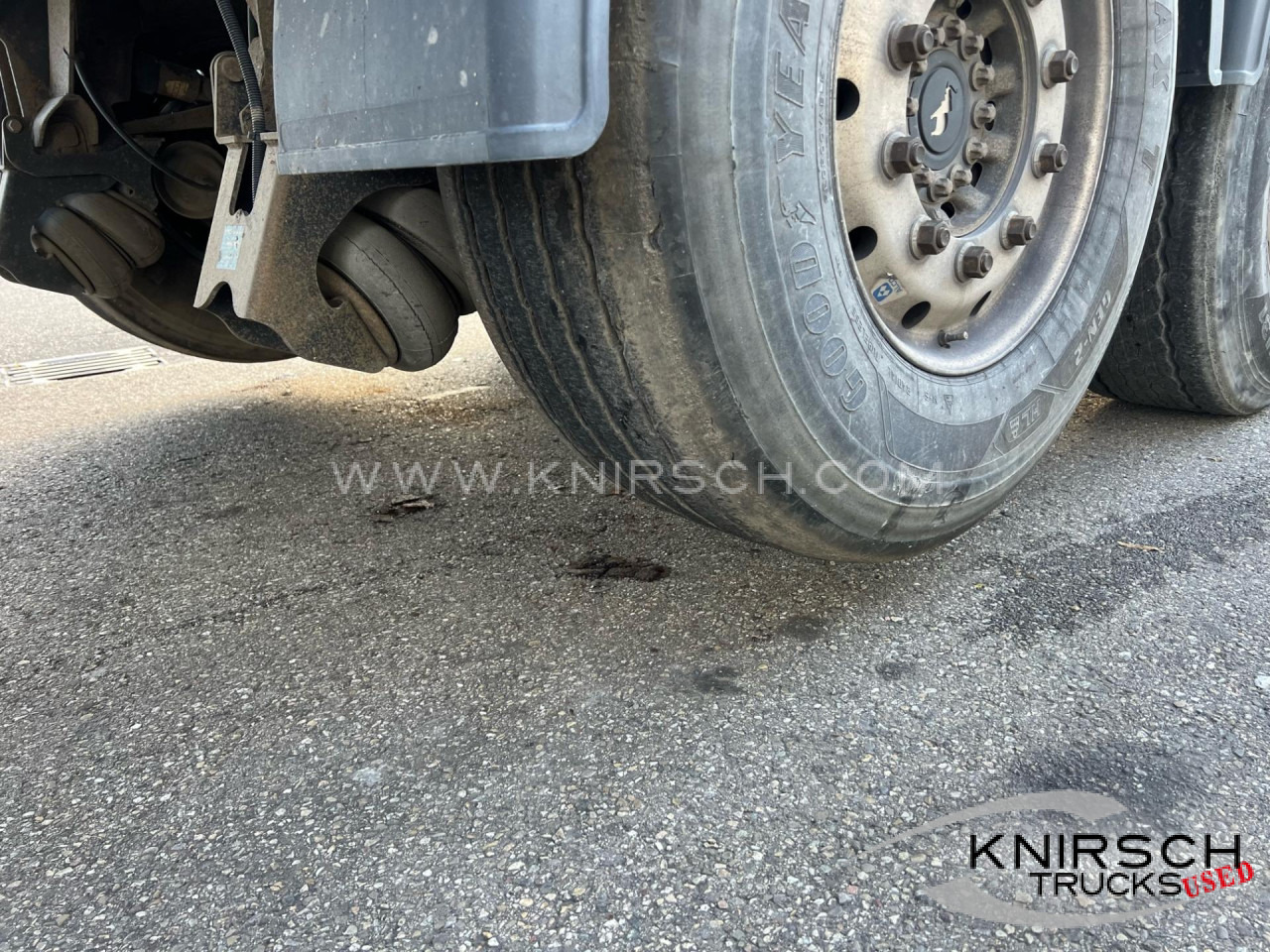 SCHMITZ SKI24 SL 7.2 Alu Kippmulde Liftachse - Semi-reboque basculante: foto 4 SCHMITZ SKI24 SL 7.2 Alu Kippmulde Liftachse - Semi-reboque basculante: foto 4