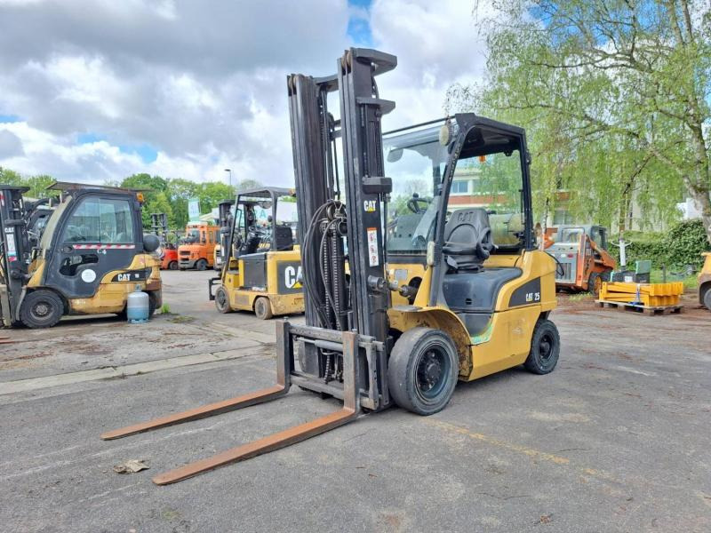 Caterpillar GP25N - Empilhadeira a gás: foto 1 Caterpillar GP25N - Empilhadeira a gás: foto 1