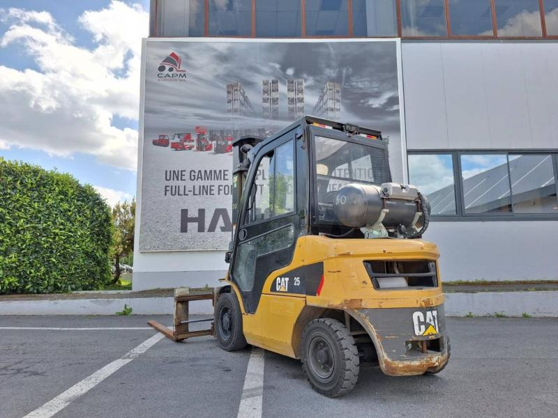 Caterpillar GP25NTD - Empilhadeira a gás: foto 4 Caterpillar GP25NTD - Empilhadeira a gás: foto 4