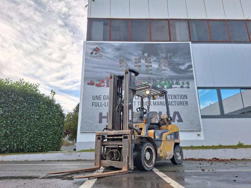 Caterpillar GP30NT - Empilhadeira a gás: foto 1 Caterpillar GP30NT - Empilhadeira a gás: foto 1