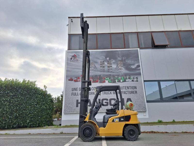 Empilhadeira a gás Caterpillar GP30NTD: foto 11