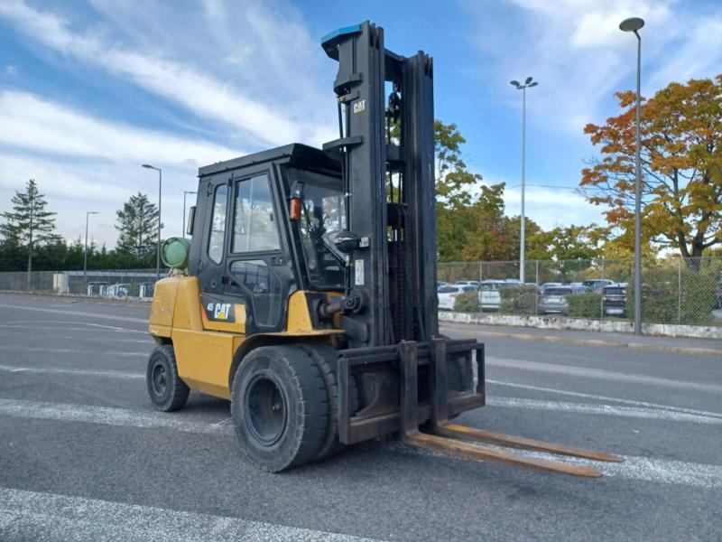 Caterpillar GP45K2 - Empilhadeira a gás: foto 2 Caterpillar GP45K2 - Empilhadeira a gás: foto 2