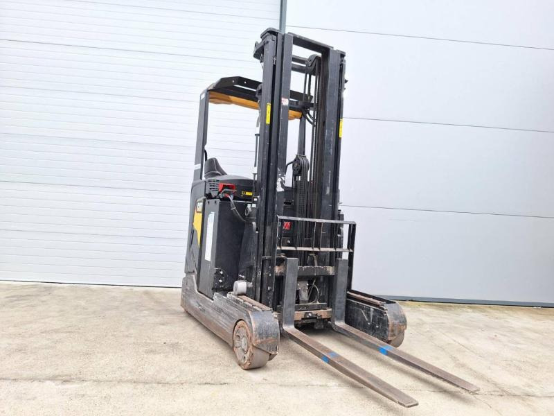 Caterpillar NR16N2 - Empilhador retráctil: foto 4 Caterpillar NR16N2 - Empilhador retráctil: foto 4
