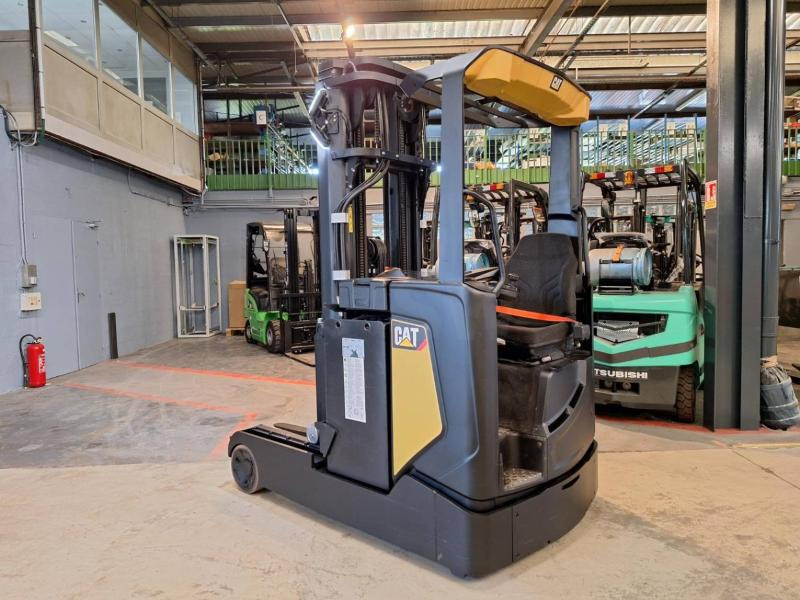 Caterpillar NR20N2H - Empilhador retráctil: foto 1 Caterpillar NR20N2H - Empilhador retráctil: foto 1