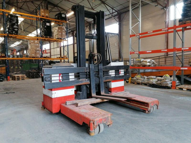 Combilift ESA30 - Empilhador de 4 vias: foto 1 Combilift ESA30 - Empilhador de 4 vias: foto 1