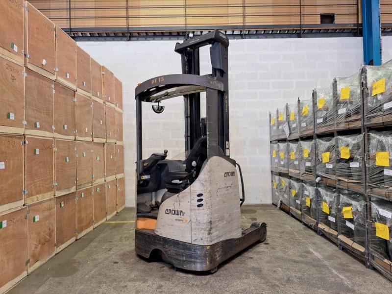 Crown ESR 5260-14 OPT 2 - Empilhador retráctil: foto 5 Crown ESR 5260-14 OPT 2 - Empilhador retráctil: foto 5