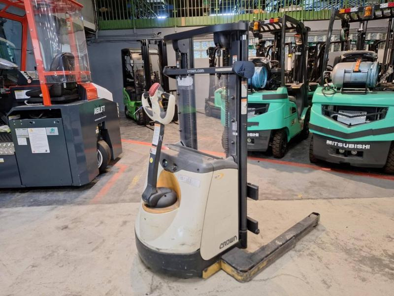 Crown ST3000-1.0 - Stacker: foto 4 Crown ST3000-1.0 - Stacker: foto 4