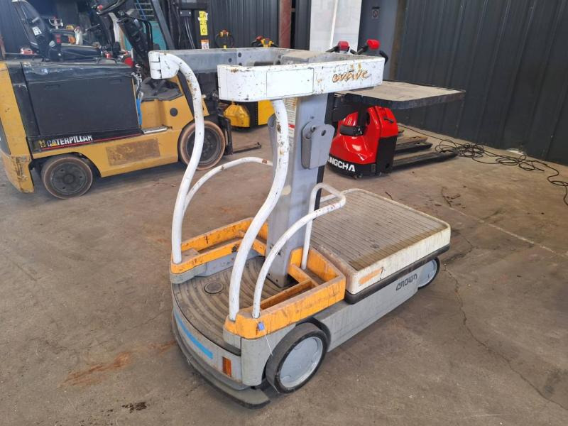 Crown WAVE50-84 - Plataforma de mastro vertical: foto 1 Crown WAVE50-84 - Plataforma de mastro vertical: foto 1