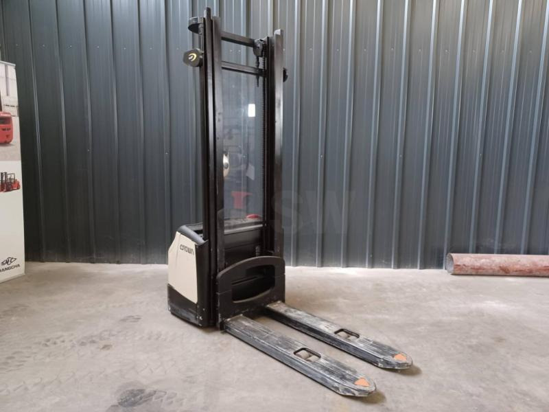 Crown WF3000-1.0FT - Stacker: foto 2 Crown WF3000-1.0FT - Stacker: foto 2