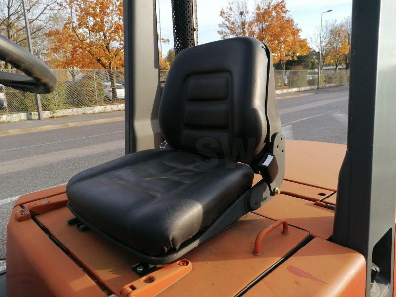 Nissan EGH02A30U - Empilhadeira a diesel: foto 5 Nissan EGH02A30U - Empilhadeira a diesel: foto 5