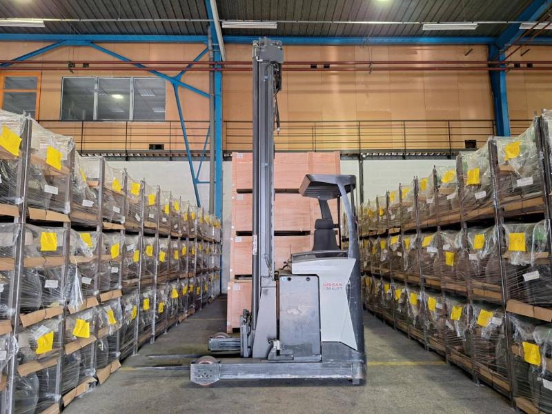 UniCarriers UHD-200-DTFVXF-955 - Empilhador retráctil: foto 3 UniCarriers UHD-200-DTFVXF-955 - Empilhador retráctil: foto 3