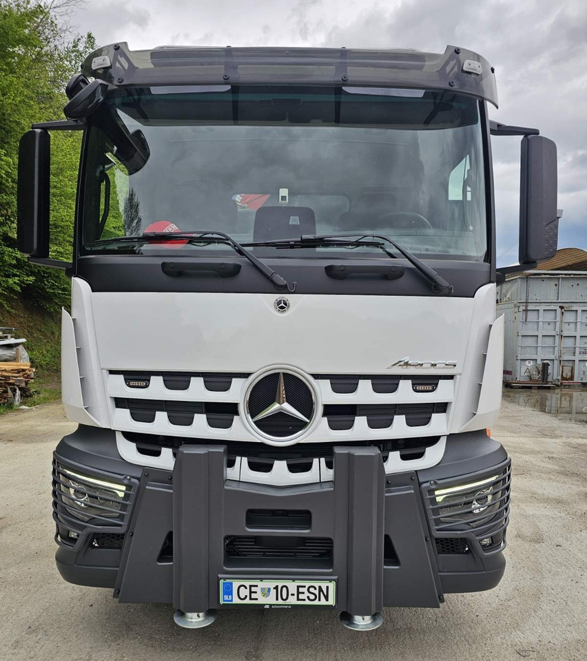 MERCEDES-BENZ Hiab Palfinger Fassi F545-6 JIB-6 - Camião basculante: foto 4 MERCEDES-BENZ Hiab Palfinger Fassi F545-6 JIB-6 - Camião basculante: foto 4