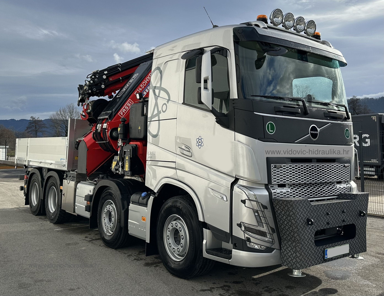 VOLVO Hiab Palfinger Fassi F1450 - Camião grua: foto 1 VOLVO Hiab Palfinger Fassi F1450 - Camião grua: foto 1