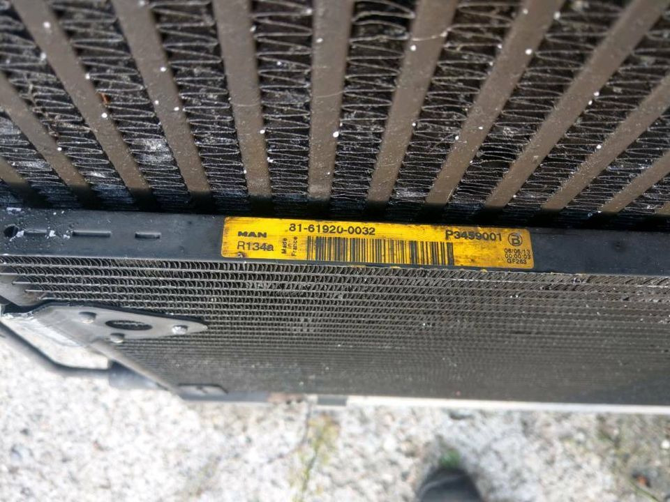 MAN Kühler LLK TGS 26.320 D2066 - Sistema de arrefecimento por Camião: foto 2 MAN Kühler LLK TGS 26.320 D2066 - Sistema de arrefecimento por Camião: foto 2